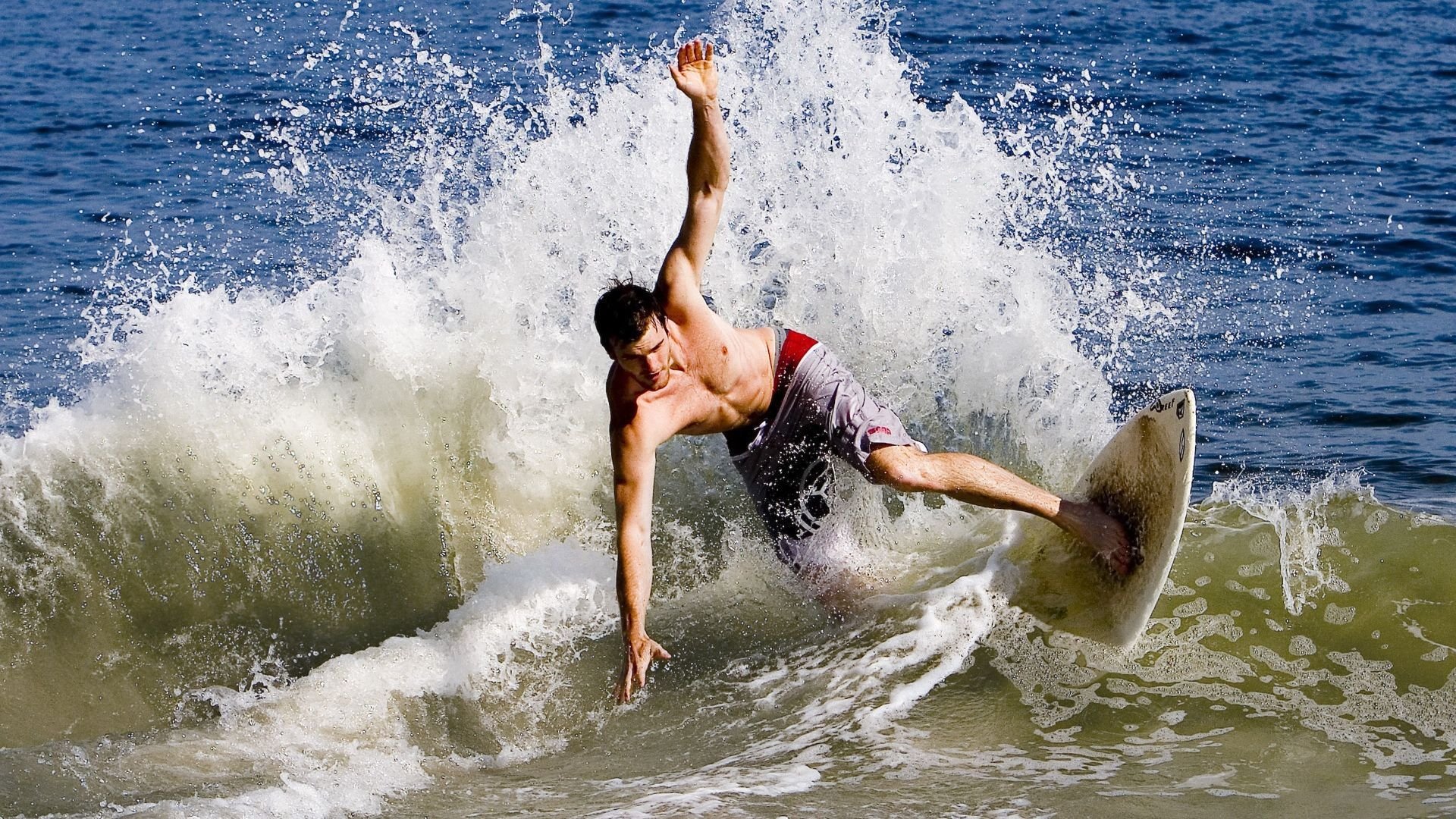 爱游戏体育在线-独行侠官方晒出球员搞笑花絮引热议，独行侠 选秀